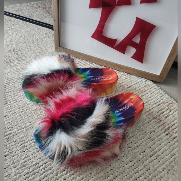 Faux Fur Tie Dye Platform Slides Red Multi - Picture 2 of 10